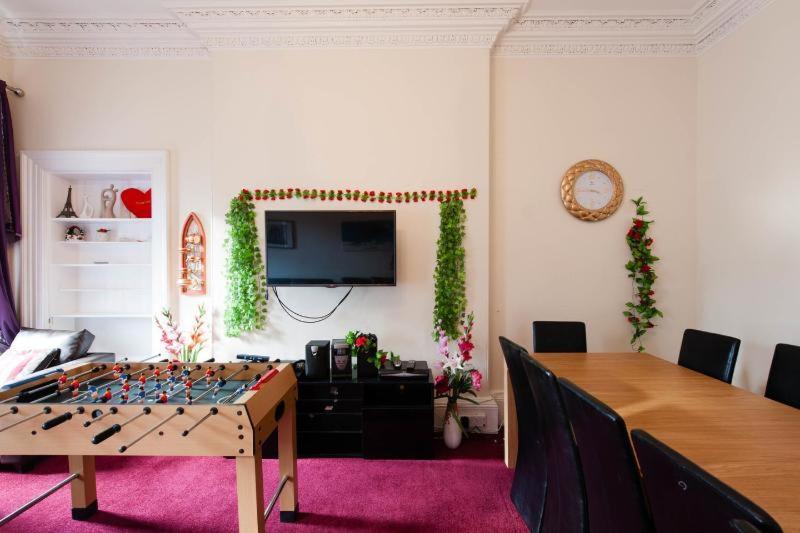 Edinburgh Central Roomz Aparthotel ภายนอก รูปภาพ