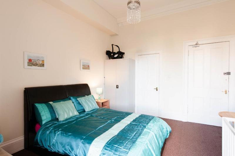 Edinburgh Central Roomz Aparthotel ภายนอก รูปภาพ